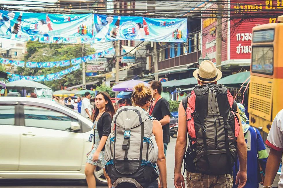 backpackers heading to Koh Tao