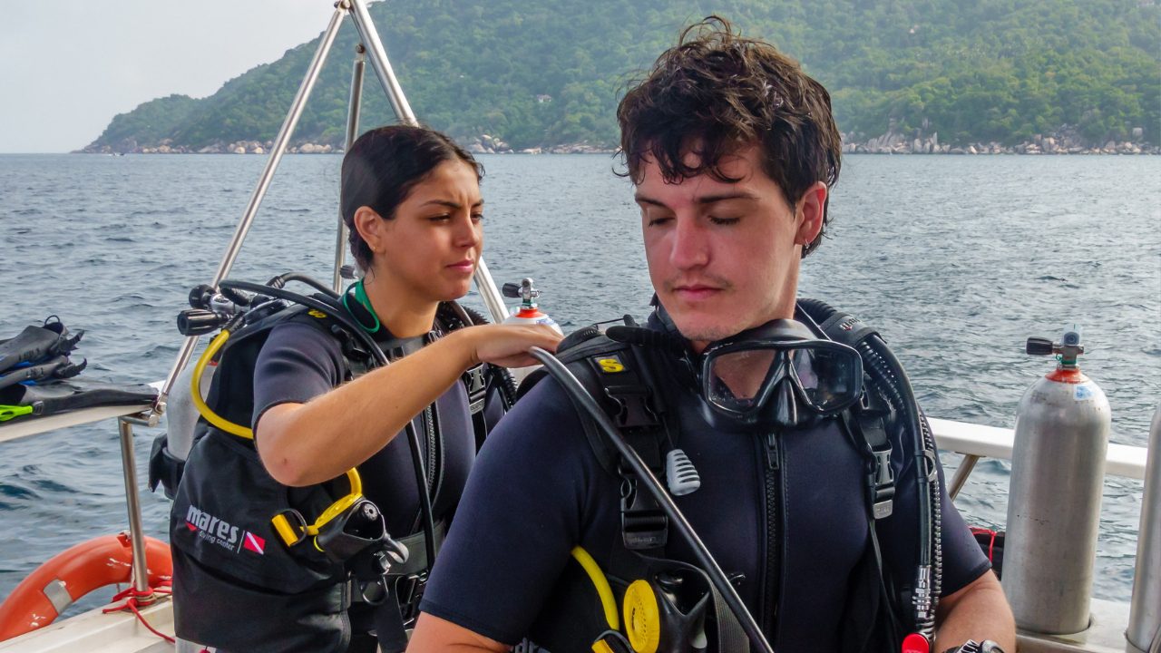 Professional diving equipment for Divemaster training