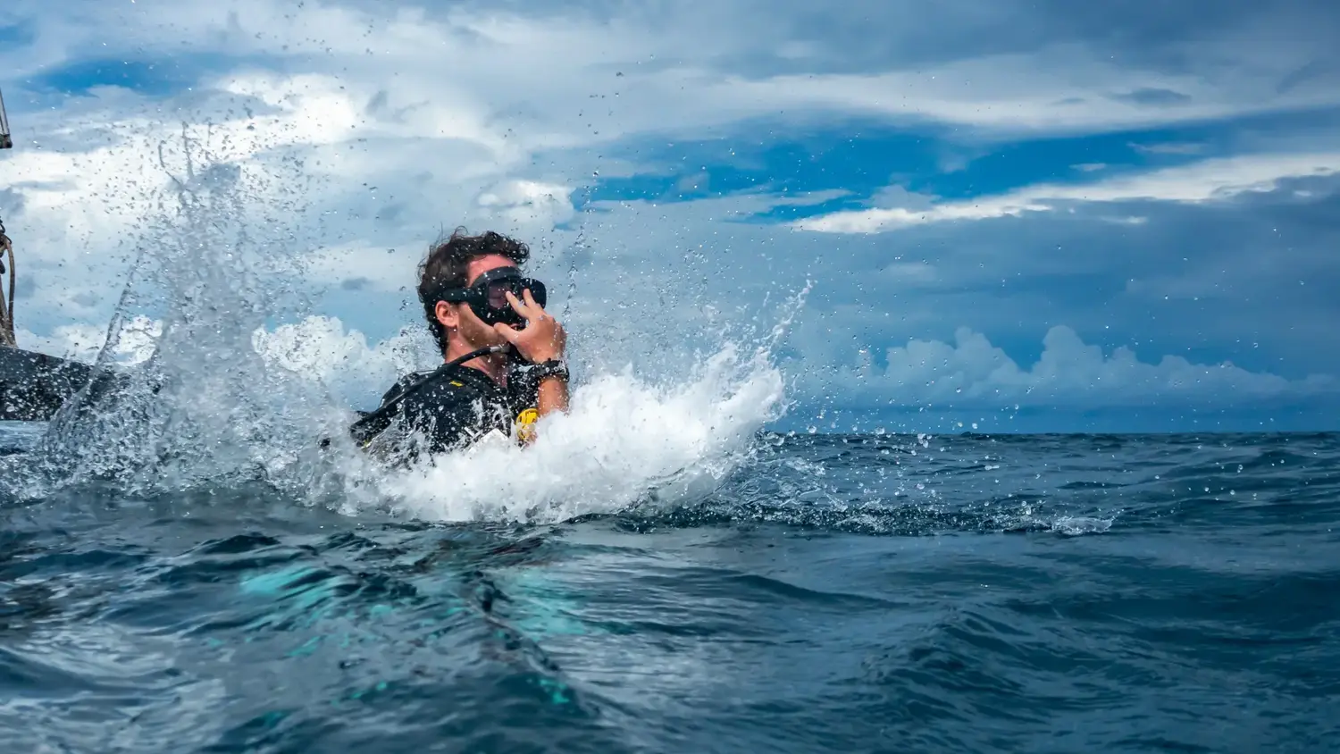 Certified diver exploring a dive site in Koh Tao, Thailand