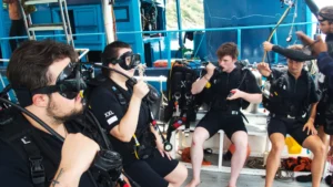 What is the Difference Between Scuba Diving and Snorkelling?
